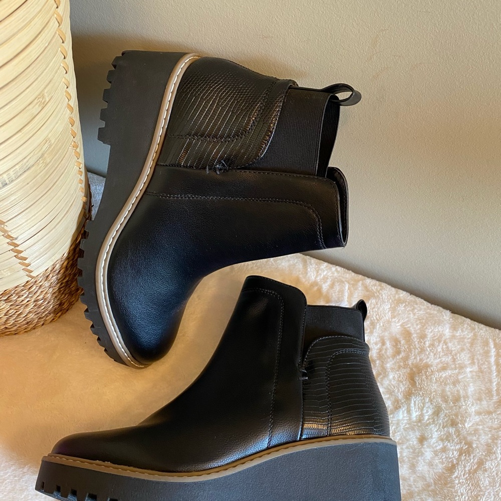 DV Dolce Vita Black Rielle Wedge Ankle Boots - Picture 4 of 9
